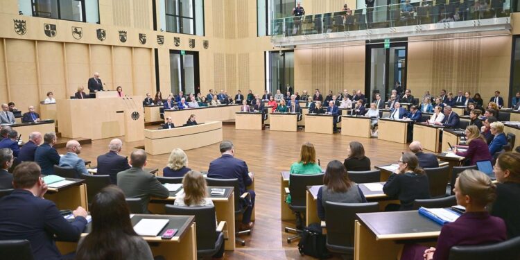 bundesrat-billigt-rentenpaket,-wehrdienst-und-steuerentlastungen