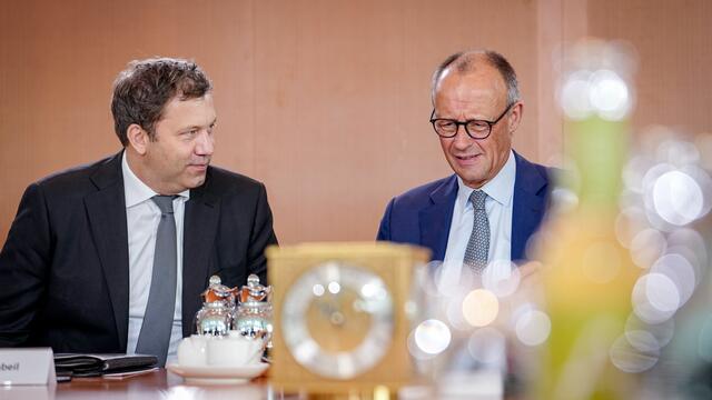 bundeshaushalt:-„die-regierung-verschenkt-mit-kreativer-buchfuehrung-eine-riesige-chance“