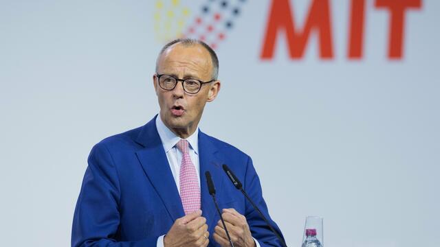 investitionen:-kanzler-erwartet-investitionen-von-900-milliarden-euro-in-kommenden-drei-jahren