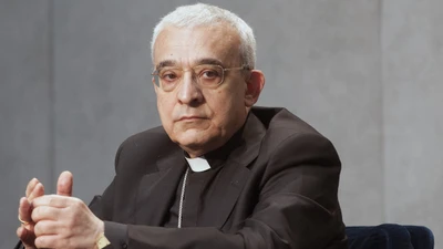 herr-ueber-3000-bischoefe:-wer-ist-filippo-iannone?
