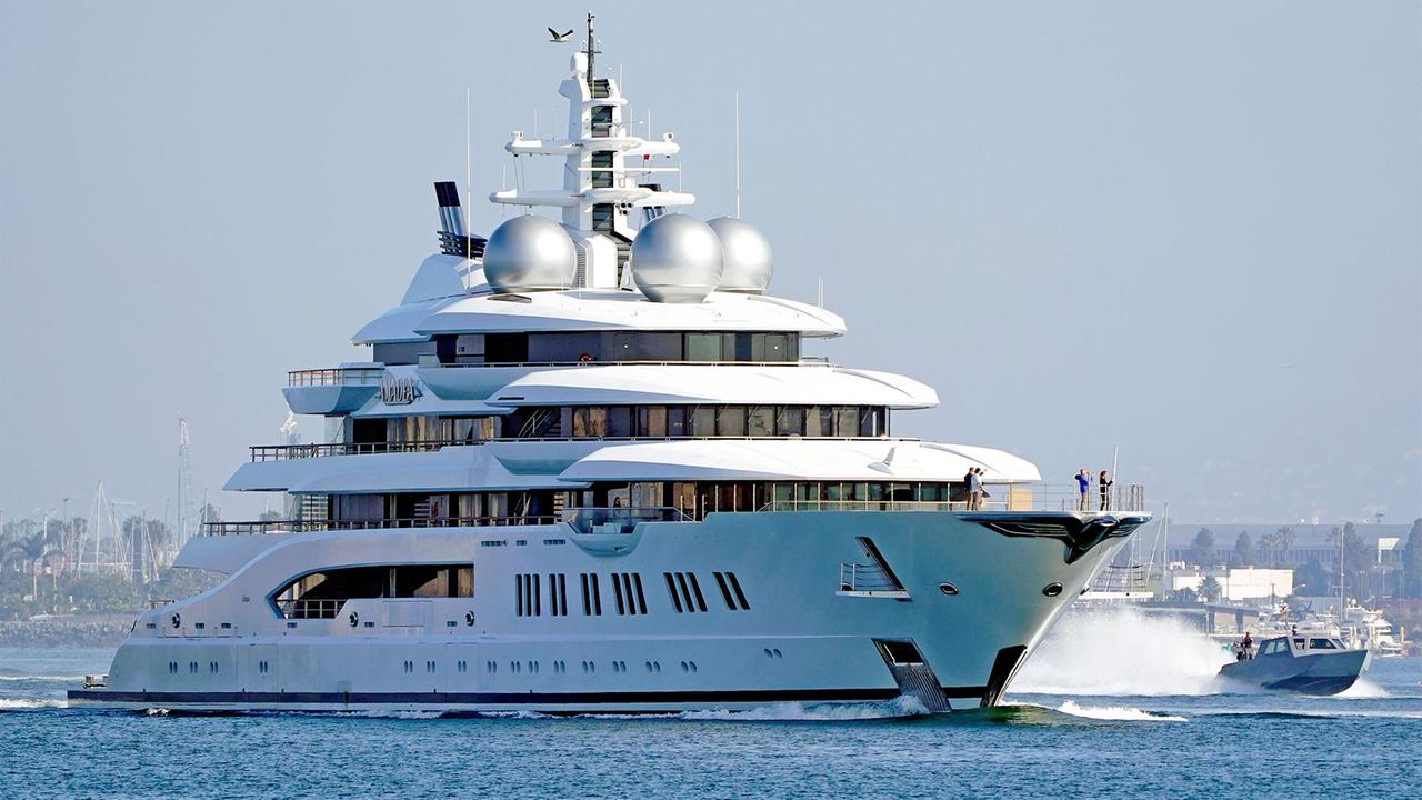 luxusjacht-„amadea“-von-russischem-oligarchen-wird-versteigert