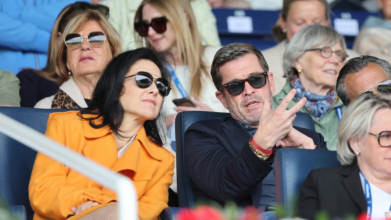 nach-spiegel-bericht:-zu-guttenberg-weist-interessenskonflikte-zurueck 